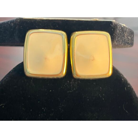 VTG Stud Earring Lot Cream Enamel Gold Tone Minimalist Preppy Office - Picture 4 of 6